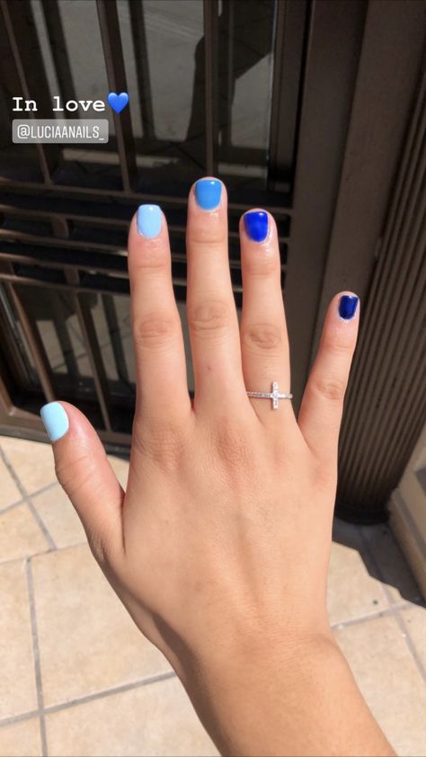 Shellac Nails No Acrylic, Blue Nails Multiple Colors, Blue Shellac Nails Summer, Team Color Nails, Spring Break Gel Nails Short, Blue Color Block Nails, Blue No Chip Nails, Blue Nail Designs Short Nails, Dip Blue Nails