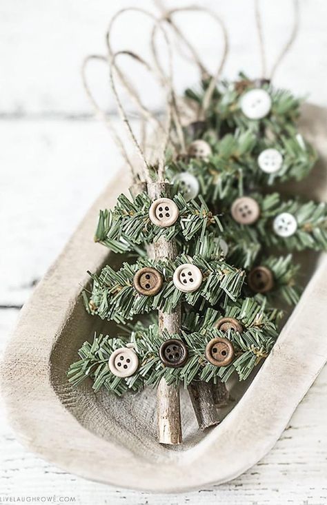 Natal Country, Homemade Christmas Ornaments Diy, Farmhouse Christmas Ornaments, Rustic Christmas Ornaments, Christmas Homemade, Ornaments Homemade, Homemade Christmas Decorations, Wreaths Christmas, Rustic Holiday