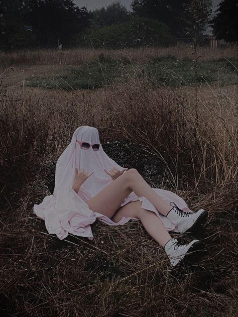 ghost photoshoot! Viral Ghost Photoshoot, Ghost Poses Reference, Aesthetic Ghost Wallpaper, Ghost Photoshoot Aesthetic, Ghost Photoshoot Ideas, Female Ghost, Aesthetic Ghost, Ghost Wallpaper, Ghost Photoshoot