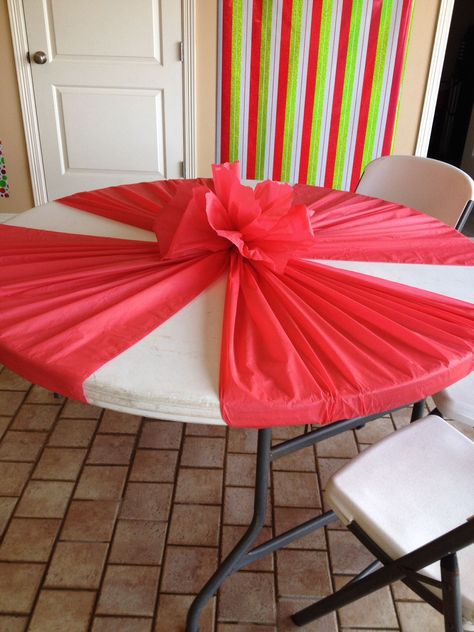 Table Cover Ideas, Deco Champetre, Diy Event, Party Table Cloth, Baby Shower Table, Plastic Table, Plastic Table Covers, Plastic Tablecloth, Plastic Tables