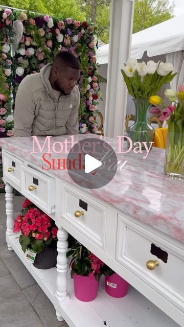 𝐂𝐨𝐜𝐨𝐧𝐮𝐭𝐜𝐮𝐩 on Instagram: "Mother’s Day Sunday Brunch Tea Party edition..  Another happy client 🫶🏽" October Brunch Ideas, Tea Brunch Ideas, Mimosa Bar Ideas Brunch Party Food, Brunch Ideas Aesthetic, Diy Brunch Ideas, Brunch Buffet Tablescape, Breakfast Buffet Ideas Brunch Party, At Home Brunch Ideas, Brunch Set Up