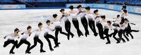 Hanyu Falls Twice, but Still Wins Gold - NYTimes.com Artistic Rollerskating, Perspective Studies, Ice Skating Quotes, Figure Skating Jumps, Sequence Photography, Fighter Christina Aguilera, Yuruzu Hanyu, Jumping Poses, Skating Quote