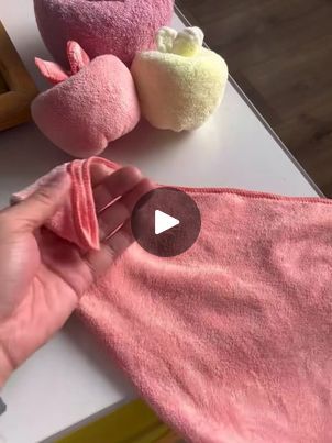 Pastor Eddie Ladzekpo How To Fold A Washcloth Fancy, Folding Washcloths Fancy, Folding Washcloths, Towel Creations, Baby Shower Souvenir, Washcloth Flowers, Towel Folding Ideas, Handkerchief Folding, Towel Origami