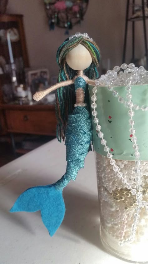 Mermaid Crafts For Adults, Mermaid Doll Pattern, Diy Yarn Dolls, Macrame Dolls, Mermaid Crafts, Handmade Mermaid, Fairy Art Dolls, Bendy Doll, Yarn Dolls