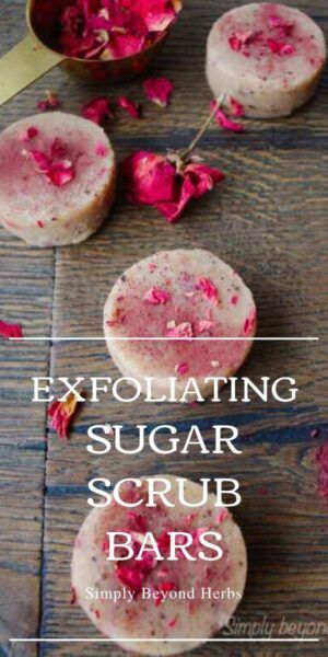 Homemade exfoliating rose sugar scrub bar - SimplyBeyondHerbs Exfoliating Soap Bar Recipe, Sugar Scrub Bars, Rose Sugar Scrub, Glow Bar, Scrub Bars, Scrub Homemade, Diy Body Scrub Recipes, Diy Sugar Scrub Recipe, Sugar Soap