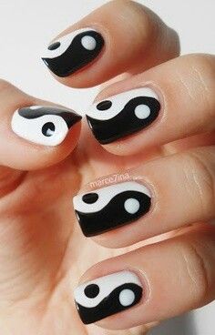 . Ying Yang Nails, Yin Yang Nails, Black And White Nail, Unghie Nail Art, Manicure Nail Designs, Her Nails, Black Nail Designs, White Nail, Ying Yang