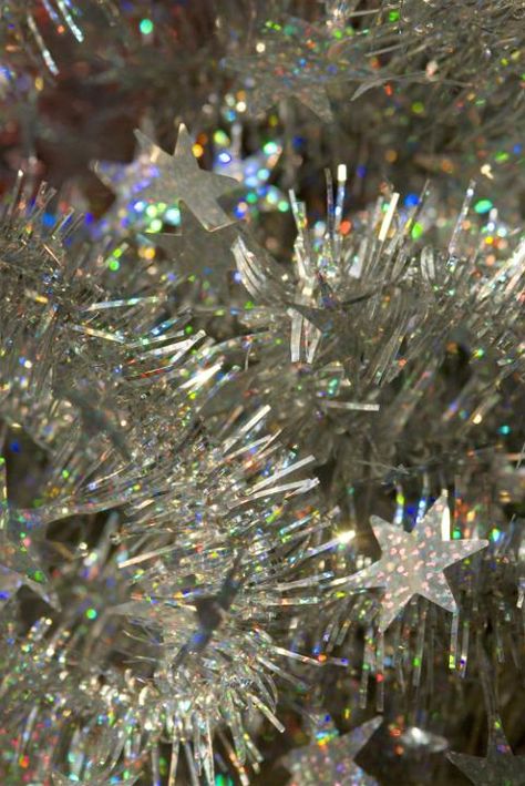 Download Original image of holographic tinsel [1532kB] Glitter Christmas Aesthetic, Tinsel Aesthetic, Tinsel Wallpaper, Silver Widgets, Tinsel Background, Free Christmas Images, Camp Christmas, Frosted Candle Holders, Trash Magic