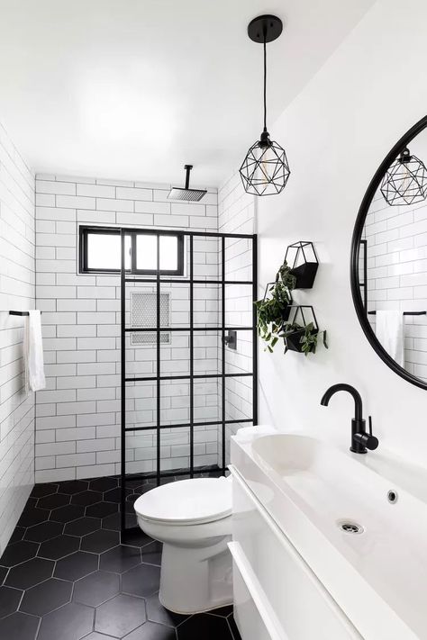 Bathroom Ideas Black Floor, Black And White Floor Bathroom, White Bathroom Curtains, Slate Floor Bathroom, Industrial Bathroom Inspiration, Bathroom Tiles Black, Black Floor Bathroom, Black And White Bathrooms, Black Floors