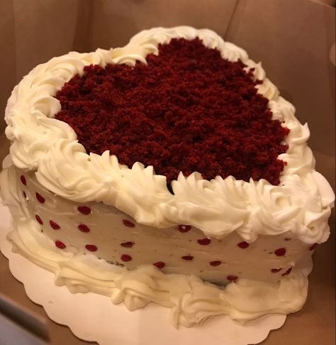 Heart Red Velvet Cake, Red Velvet Heart Cake, Bd Cake, Heart Birthday Cake, Sweet Sixteen Cakes, 2024 Goals, Baking Goods, 16 Birthday Cake, Red Cake