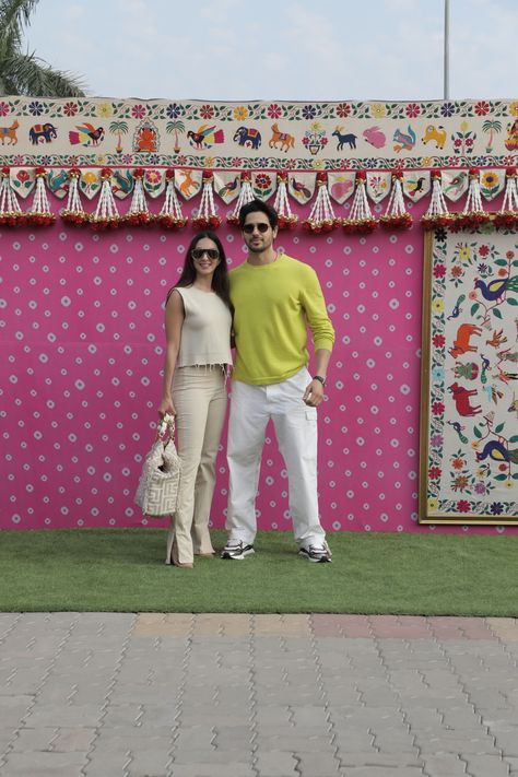 Kiara Advani and Siddharth Malhotra at Anant Ambani and Radhika Merchant's Wedding

#ambaniwedding #billionairewedding #radhikamerchant #kiara #siddharthmalhotra Ambani Wedding, Anant Ambani, Siddharth Malhotra, Handmade Fabric Bags, Anushka Sen, Kiara Advani, Handmade Fabric, Fabric Bags, Casual Style Outfits