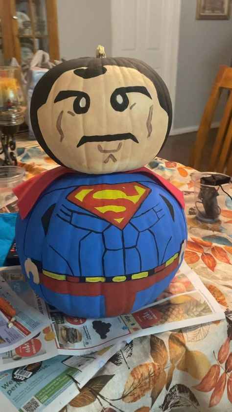 Non Carving Pumpkin Ideas, Superman Pumpkin, Superman Painting, Batman Pumpkin, Pumpkin Painting Party, Classic Halloween Movies, Frozen Halloween, Halloween Pumpkin Crafts, Superman Symbol