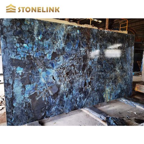 Luxury Stone Blue Labradorite Granite Slabs Table Tops Countertops Home Design Decoration https://m.alibaba.com/product/1600658884142/Luxury-Stone-Blue-Labradorite-Granite-Slabs.html?__sceneInfo={"cacheTime":"1800000","type":"appDetailShare"} Navy Quartz Countertops, Blue Countertops, Blue Granite Countertops, White Cabinets White Countertops, Dark Deco, White Granite Countertops, Mom Kitchen, Home Decor Blue, Barn Kitchen