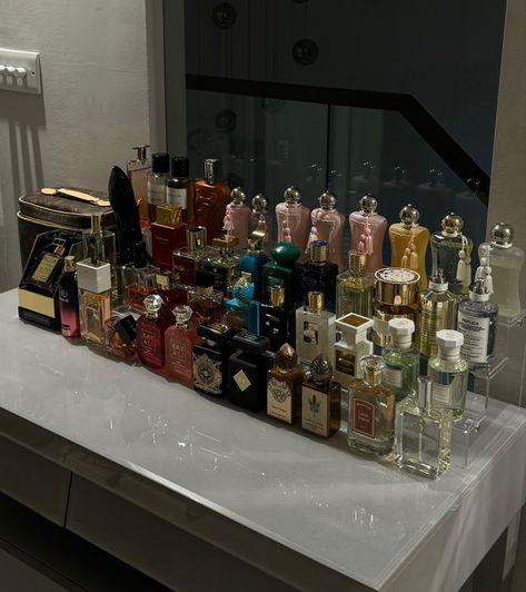 Perfume Table, Luxury Perfume Collection, Perfume Collection Aesthetic, Perfume Collection Display, Cheerleader Halloween Costume, Perfume Aesthetic, Collection Aesthetic, Perfume Display, Fragrances Perfume Woman