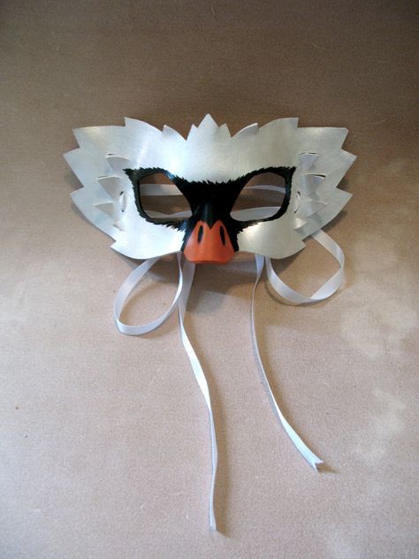 Swan Mask, Costumes With Masks, Swan Costume, Masks Kids, The Mask Costume, Animal Halloween Costumes, Bird Costume, Mask Masquerade, Handmade Things