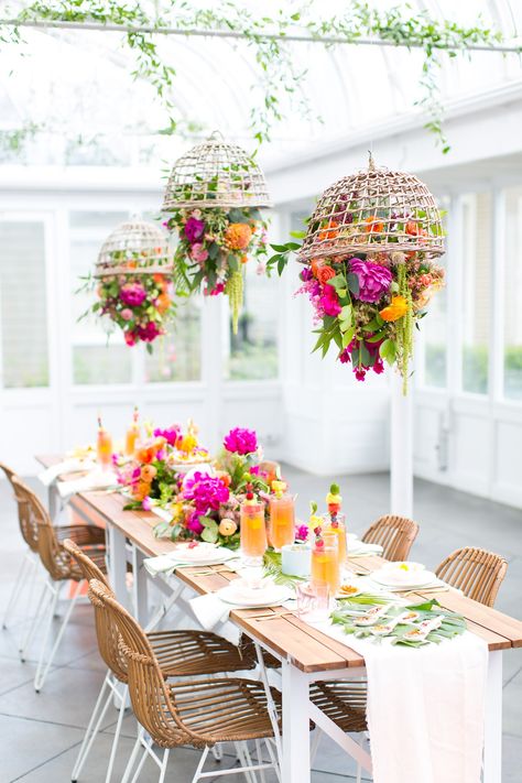 Tropical Garden Party, Tafel Decor, Fiesta Tropical, Retirement Party, Garden Parties, Flower Display, Deco Floral, Ideas Party, The Ceiling