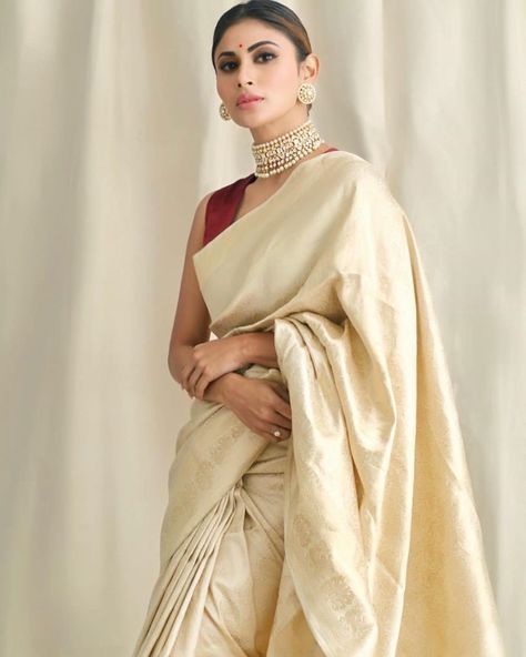 Mony Roy, Mouni Roy, Saree Style, Indian Tv Actress, Saree Trends, Indian Designer Outfits, Aishwarya Rai, Manish, Saree Look