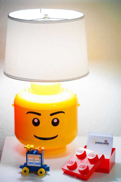 LEGO Lamp! Fun bedside decor for an awesome LEGO bedroom. Boys Lego Room, Lego Themed Bedroom, Lego Playroom, Lego Room Ideas, Lego Lamp, Lego Room Decor, Lego Bedroom, Legoland Florida, Lego Room