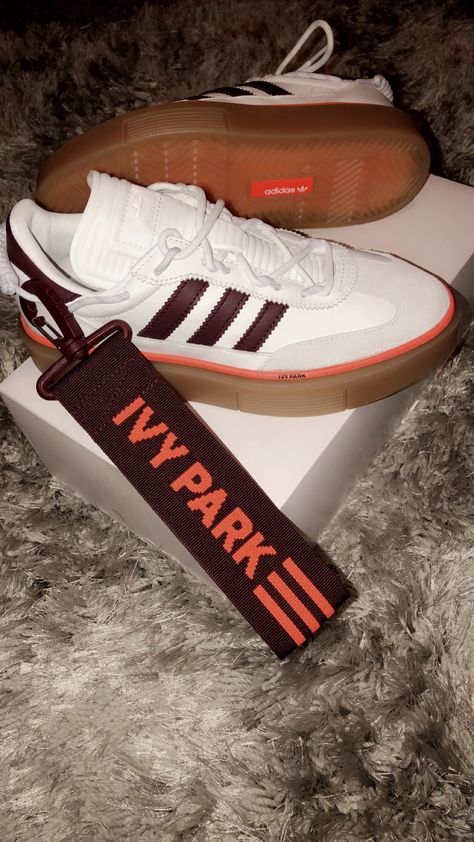 Adidas Ivy Park Shoes, Ivy Park Sneakers, Adidas X Ivy Park, Sneakers Box, Black Men Haircuts, Basket Vintage, Funky Shoes, Ivy Park, Girly Shoes