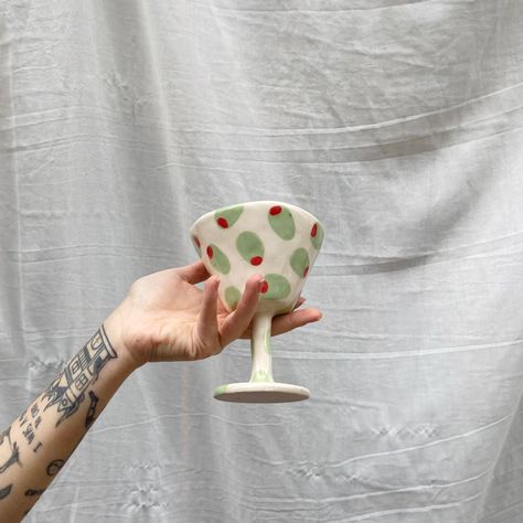 Ceramic Champagne Glasses, Ceramic Wine Cups, Pinch Pottery, Ceramic Goblet, Pottery Wine Cups, Painted Ceramic Plates, Pottery Lessons, Diy Lampe, Pottery Form