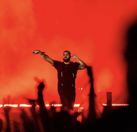 Drake Performing, Drake 2018, Drake Live, Future And Drake, God Plan, Drake Concert, Drake Photos, Drake Drizzy, Concert Crowd