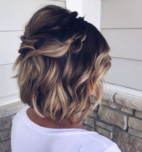 Short Dark Hair With Blonde Balayage, Summer Hair Color Ideas For Short Hair, Short Hairstyle Summer, Short Hairstyles Dark Hair, Spring Balayage Brunettes Short Hair, Short Darker Hair, Cute Short Cuts For Women, Short Brunette Ombre, Short Hairstyle Women Balayage