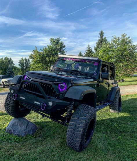 Black Jeep Wrangler With Purple Accents, Jeep Wrangler Purple Accents, Black Jeep Wrangler Accent Colors, Purple Keep Wrangler, Jeep Wrangler Purple Interior, Purple Jeep Aesthetic, Purple Jeep Wrangler Accessories, Black Jeep With Purple Accents, Black And Purple Jeep Wrangler