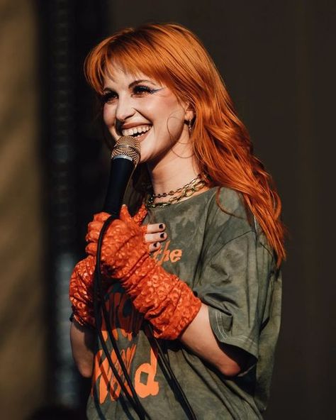 brett on Instagram: "Hayley at ACL weekend 1 by 📸 @rachelparkerpix" Haley Williams Hair, Haley Williams, Hayley Paramore, Paramore Hayley Williams, Oh My Goddess, Women In Music, Hayley Williams, Orange Hair, Paramore