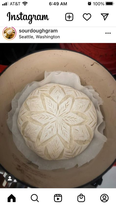 Sourdough Flower Design, Round Sourdough Bread Scoring, Sourdough Score, Scoring Patterns, Scoring Bread, Bread Scoring Patterns, Decorative Bread, Sourdough Scoring, Sourdough Breads