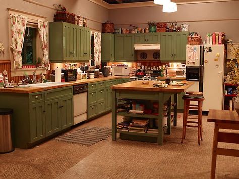 Zeek and Camille's kitchen | #Parenthood Modern Family Kitchen, Glass Upper Cabinets, Tv Show House, Eclectic Chairs, Loft Kitchen, Family Kitchen, House Tour, Kitchen Colors, House Inspo