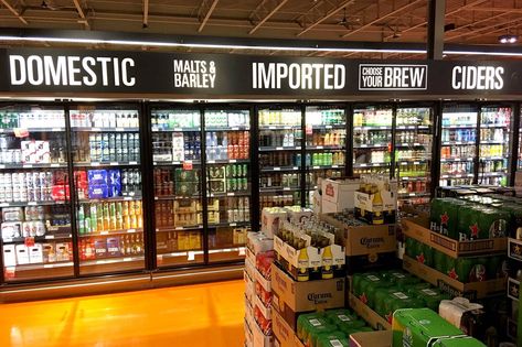 Beer Store Design, Wine Store Design, Beer Garden Ideas, Me Images, Wine Boutique, Market Store, Liquor Shop, Beer Store, Retail Signage