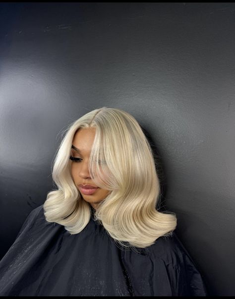 Blonde Blowout Black Women, Middle Part Blonde Bob, Black People With Blonde Hair, Braids In Front Weave In Back, Blonde Bob Black Women, Blonde Bombshell Hair, Middle Part Blonde, Long Blonde Bob, Blonde Hair Weave