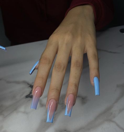 Baby Blue Coffin Nail Ideas, Long Blue Acrylic Nails Designs, Light Blue Nails Designs Ideas, Nails Coffin Light Blue, Powder Blue Nails Acrylic, Nail Ideas Baby Blue, Uñas Baby Blue, Baby Blue Ombre Nails, Blue Acrylic Nails Coffin