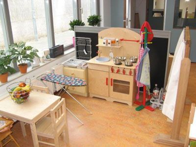 House Dramatic Play, Kids Indoor Playhouse, Nursery Classroom, Steiner Waldorf, Indoor Playhouse, Preschool Centers, Dramatic Play, Day Care, Kid Spaces