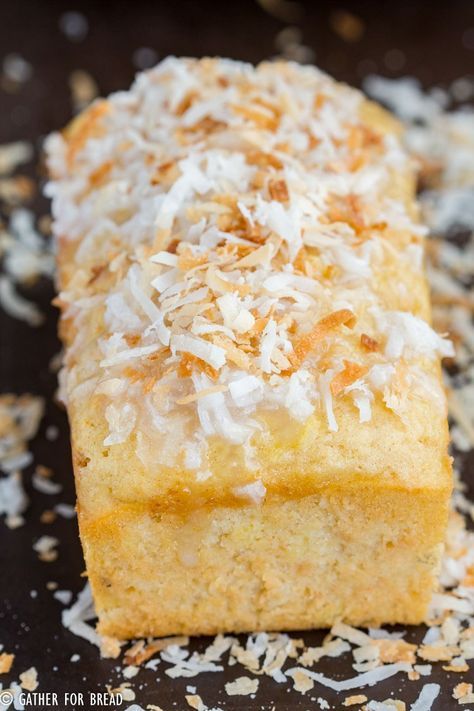 Pina Colada Bread Recipe, Pineapple Coconut Bread, Mini Bread Loaves, Hawaiian Sweet Breads, Bread Tags, Mini Loaves, Pina Colada Recipe, Pineapple Desserts, Loaf Cakes