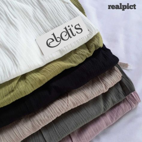 Harga produk Celana kulot // Celana kulot wanita crinkle airflow Rp 48,546 lokasi KAB. PEKALONGAN Disukai 3 user Rayon Crinkle, Hot Items, Ruby, Trousers, Pants