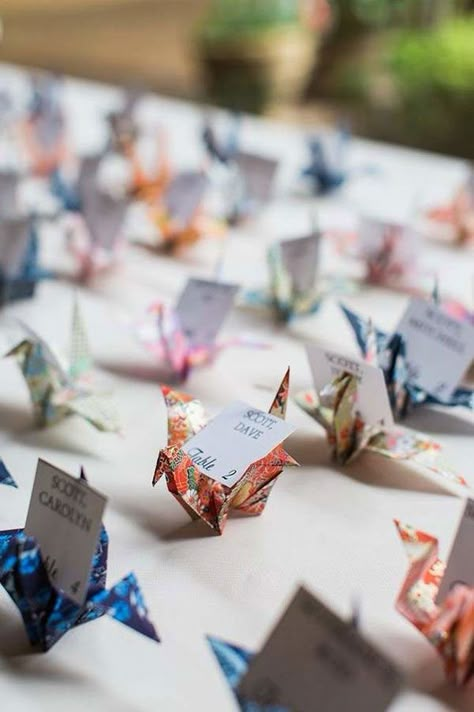 Paper Crane Wedding, Origami Wedding Invitations, Origami Birds, Japan Wedding, Wedding Reception Seating, Origami Wedding, Tafel Decor, Seating Ideas, Japanese Wedding