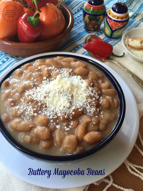 Mayocoba beans are buttery, perfect for a side dish, to spread on quesadillas and sopes, or to eat with as a main dish like a soup or for refried beans. Mayocoba Beans, Make Refried Beans, Frijoles Refritos, Cooking Dried Beans, Peruvian Recipes, Cheese Serving, Dried Beans, Refried Beans, Quesadillas