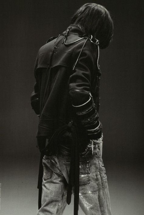 Hedi Slimane Saint Laurent, Art Male, Hedi Slimane, Haider Ackermann, Futuristic Fashion, Thrift Fashion, Dark Photography, Fashion Images, Men's Clothes