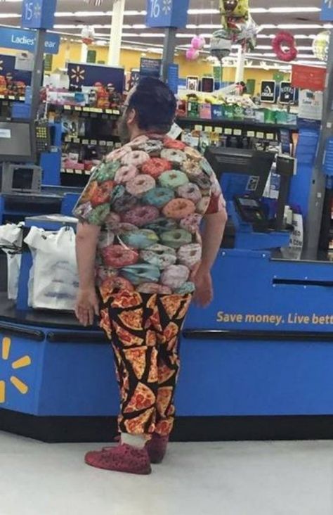 The perfect outfit doesn't exist......wait.... Wallmart People, Funny Walmart People, Pizza Donuts, Funny Walmart Pictures, Walmart Pictures, Walmart Customers, Funny Photos Of People, Walmart Outfits, Walmart Funny