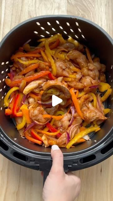 Chicken Fajitas In Air Fryer, Ways To Make Chicken Breast, Chicken Fahitas, Quick Air Fryer Chicken, Chicken Breast Recipes Air Fryer, Mexican Chicken Breast, Air Fryer Chicken Fajitas, Southwest Food, Southwest Recipes