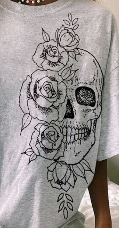 Skull, roses Skull Flowers, Flower Skull, Skull Art, Tattoos And Piercings, The Darkest, Piercings, Bleach, Roses, Tattoos