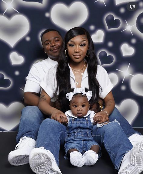 90s Photoshoot Ideas Black Family, 90s Theme Family Photoshoot, Easter Pictures Mom And Son, 2000 Photoshoot Ideas Family, Early 2000s Family Photos, Boy Mom Photo Shoot Ideas Black, Mom Dad Daughter Photoshoot Ideas, Black Family Valentines Day Photoshoot, Old School Family Photoshoot