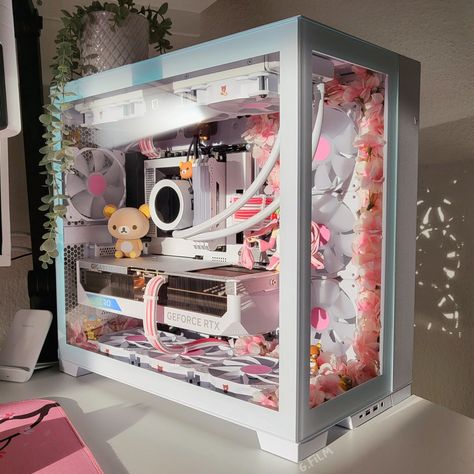 Cute Gaming Pc Build, Sakura Pc Setup, Pretty Pc Build, Cherry Blossom Pc Setup, Cute Computer Case, Kawaii Pc Build, Pc Case Aesthetic, Girly Pc Build, Pastel Pc Setup