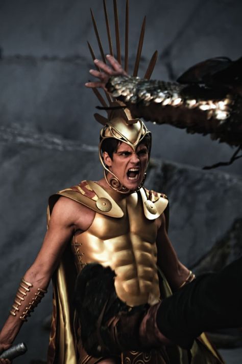 Still of Daniel Sharman in Immortals. Costume design by Eiko Ishioka [石岡 瑛子] Greek God Costume, Eiko Ishioka, Daniel Sharman, New Gods, Fantasy Male, Fantasias Halloween, Movie Costumes, Movie Photo, Greek Gods