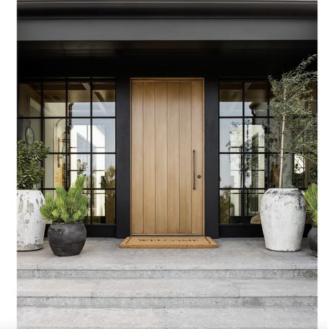 Modern Front Porches, Arsitektur Art Deco, التصميم الخارجي للمنزل, Main Door Design, Front Entry Doors, Front Door Design, Hus Inspiration, House Doors, Main Door