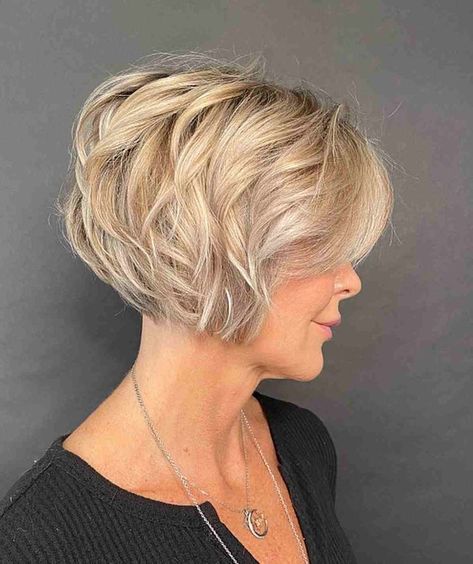 Trendy 2024 Haircuts for Women Over 50 - Short Bob, Shag, & More Bob Hair Ideas, Chin Length Haircuts, Stacked Hair, Oval Face Haircuts, Short Bob Haircuts, Bob Hair, Penteado Cabelo Curto, Short Hairstyle, Short Blonde