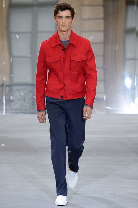 Berluti Spring 2016 Menswear Collection Photos - Vogue Red Jacket Outfit Men, Red Jacket Outfit, 2016 Menswear, Bright Fashion, Hipster Mens Fashion, Dapper Men, Menswear Fashion Show, Menswear Fashion, Mens Winter Fashion