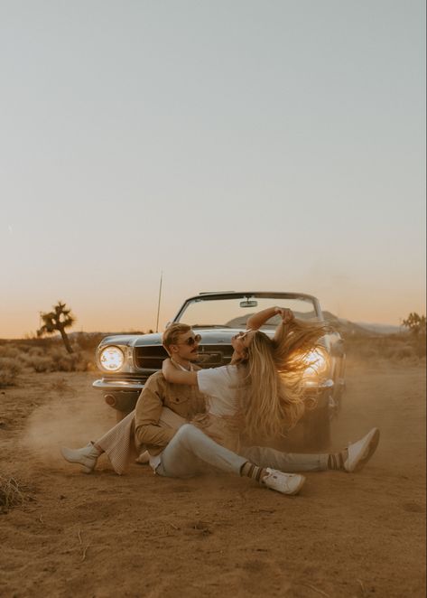 70s Couple, Couple In Car, Car Engagement Photos, Couples Vintage, Classic Car Photoshoot, Haircut Selfie, Top Movies To Watch, Photo Hijab, Engagement Pictures Poses