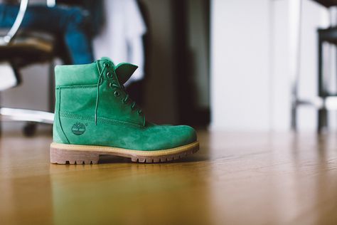 VILLA x Timberland 6" Boot "Emerald" Green Timberland Boots Outfit, Green Timberland Boots, Doc Marten Chelsea Boot, Galaxy Vans, Timberland Boots Outfit, Timberland Waterproof Boots, Timberland Waterproof, Timberland 6, Yellow Boots