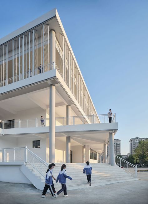 Yihuang 1st High School Complex / Leeko Studio | ArchDaily High School Design Architecture, High School Architecture, High School Design, Galleries Architecture, School Building Design, Events Place, High Building, Hotel Plan, Tower Design